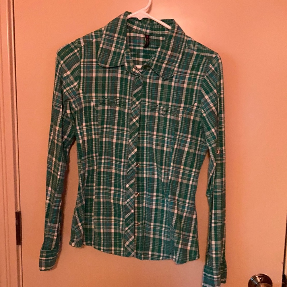 Fishbone LS plaid snap front shirt.